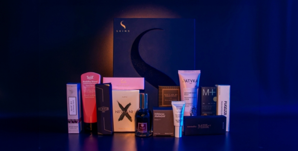 Skins_HolidayBox_2025_Stories_1175x597
